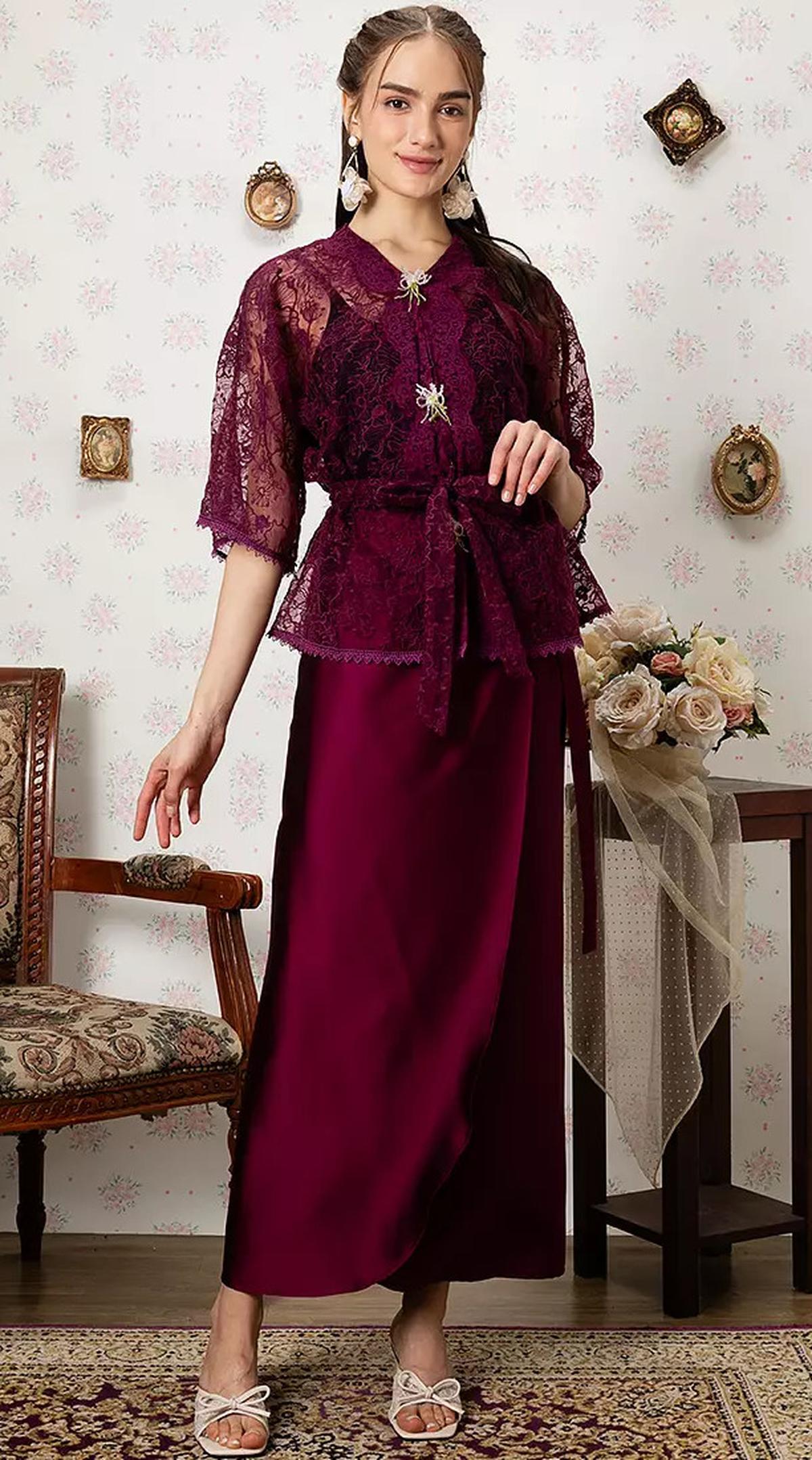 Baju Lebaran Brokat Warna Burgundy