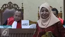 Ahli Hukum Pidana dan Kriminolog UI, Eva Achjani Zulfa saat menghadiri sidang ke-22, kasus kematian Mirna Wayan Salihin di Pengadilan Negeri Jakarta Pusat, Jakarta, Senin (19/9). (Liputan6.com/Helmi Afandi)