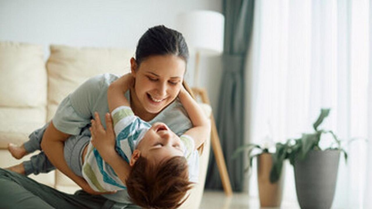 Ilustrasi calm parenting/freepik.com/Real Photo