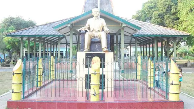 Monumen Dr. Soetomo