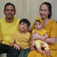 6 Potret Verlita Evelyn 'Cinta Fitri' dan Keluarga, Selalu Harmonis (Sumber: Instagram/verlitaevelyn)