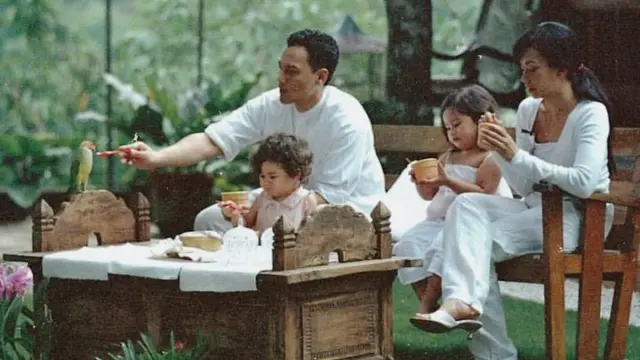 6 Potret Masa Kecil Aaliyah Massaid dan Zahwa Massaid, Bak Anak Kembar