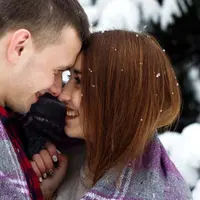 Berencana dating dengan pacar? Coba pakai makeup ini deh. (via: pexels.com)