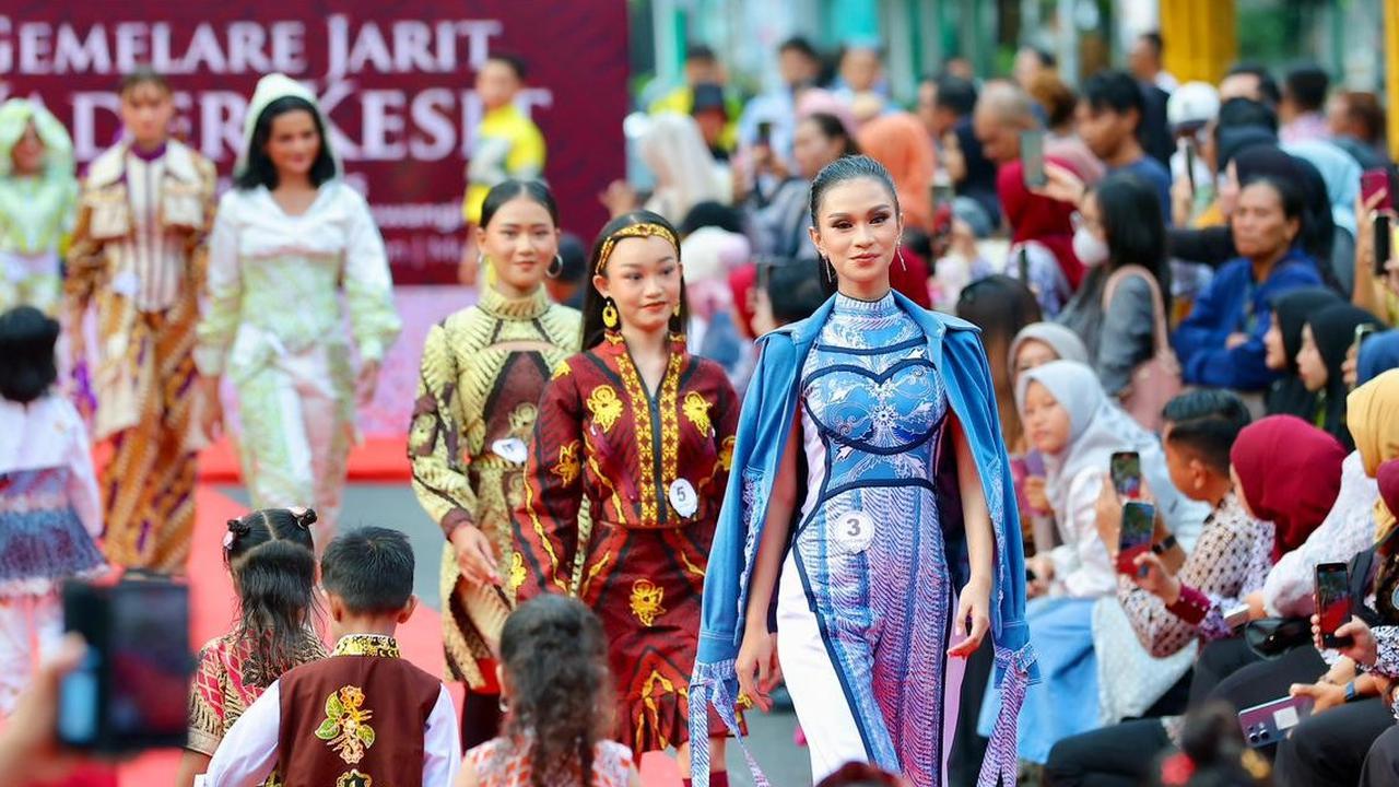 Fashion Lorong Bambu Jadi Pembuka Banyuwangi Batik Festival 2025