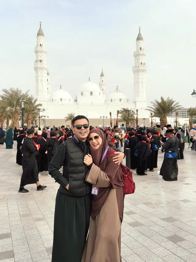 8 Artis Umrah di Awal Tahun 2026, Melly Goeslaw hingga Rossa