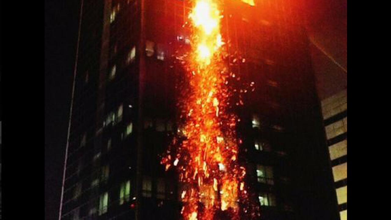 Penampakan Kebakaran Wisma Kosgoro di Twitter