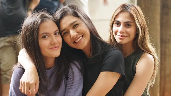 [Bintang] Cantiknya Mikha Tambayong, Marsha Aruan dan Valerie Thomas, Persahabatan Beda Paras Wajah yang Sama-sama Flawless