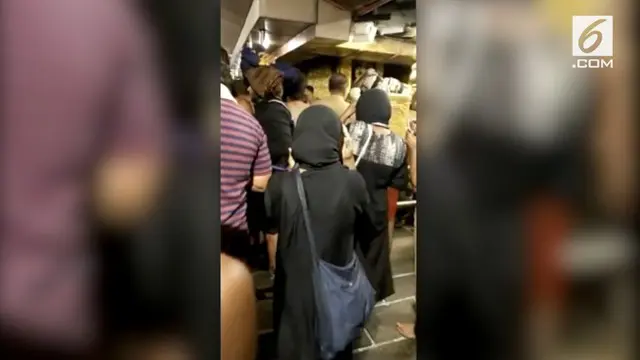 VIDEO: Geger Dua Perempuan Masuk Kuil Suci di India