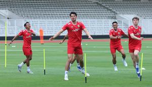 Pemain Timnas Indonesia, Elkan Baggott, mengikuti sesi latihan perdana jelang laga FIFA Series di Stadion Madya, Komplek Gelora Bung Karno, Jakarta, Selasa (24/3/2026). (Bola.com/M Iqbal Ichsan)