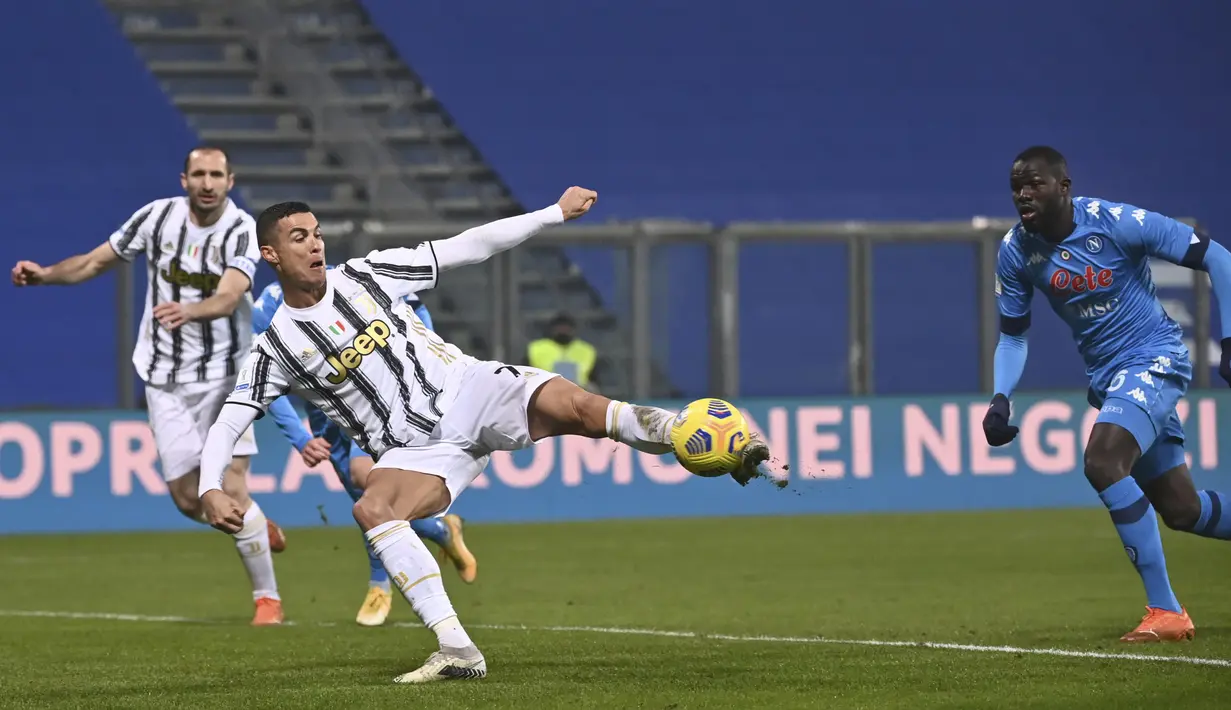 Berawal dari tendangan ini Cristiano Ronaldo kini menjadi top skorer sepanjang masa di laga resmi dengan 760 gol. (Foto: Massimo Paolone/LaPresse via AP)