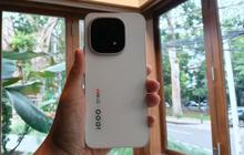 iQOO 15 Ultra Dirumorkan Bawa Baterai 7.000 mAh dan Fast Charging 200W