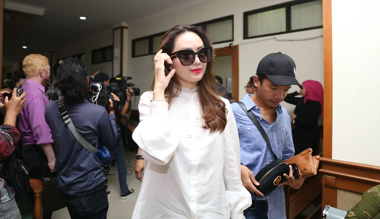 Roby Geisha dan Cinta Ratu Nansya