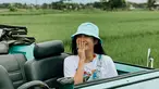 Febby Rastanty belakangan ini tengah menikmati momen liburannya di Jogjakarta. Dalam liburannya tersebut, ia pun banyak kunjungi berbagai tempat, salah satunya ialah Kabupaten Bantul dan Kulon Progo yang saat ini jadi daya tarik wisata populer selain Malioboro. (Liputan6.com/IG/@febbyrastanty)