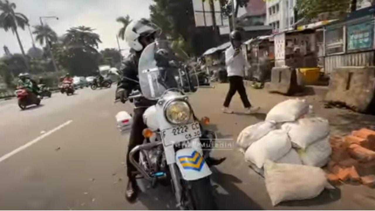 Wakil Wali Kota Bogor Ngamuk Banyak Mobil Parkir Sembarangan, Langsung Gercep Gembosi Ban