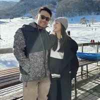 Di masa kehamilan Jessica Mila, tampil stylish bukanlah sebuah halangan, Justru, ia tetap bisa bereksplorasi dengan gaya fashion yang sempurna. [Foto: Instagram/ Jessica Mila]