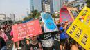 Pawai tersebut dimulai dengan long march dari titik kumpul stasiun MRT Bendungan Hilir sampai Bundaran HI dengan jarak kurang lebih 3,5 kilometer. (Liputan6.com/Faizal Fanani)
