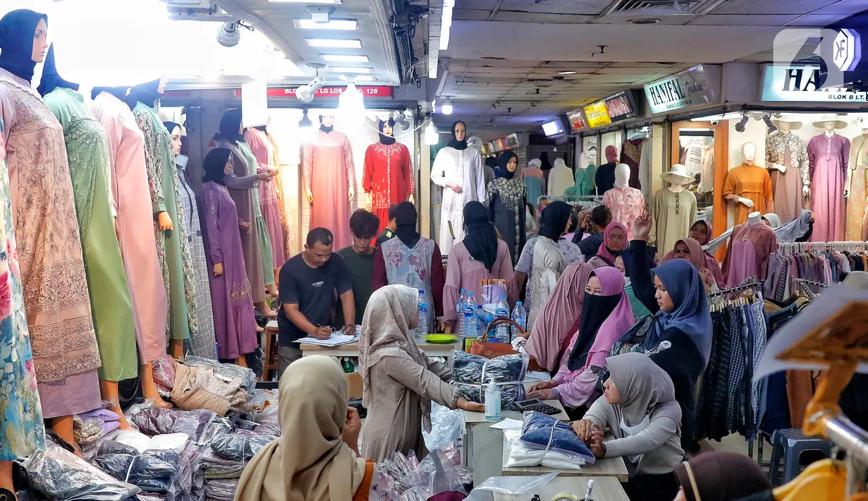 Para pengunjung yang datang pun terlihat dari berbagai kalangan, mulai anak-anak hingga orang tua. (Liputan6.com/Angga Yuniar)