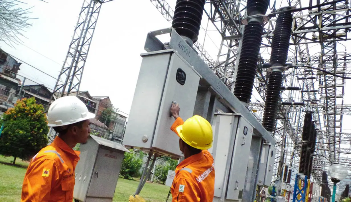 Kelima pembangkit tersebut yaitu PLTU Sumsel 8 2x600 MW, PLTU Sumsel 9 2x600 MW, PLTU Sumsel 10 1x600 MW, PLTU Batang 2x1.000 MW, dan PLTU Indramayu 1x1.000 MW. (Liputan6.com/Faizal Fanani)
