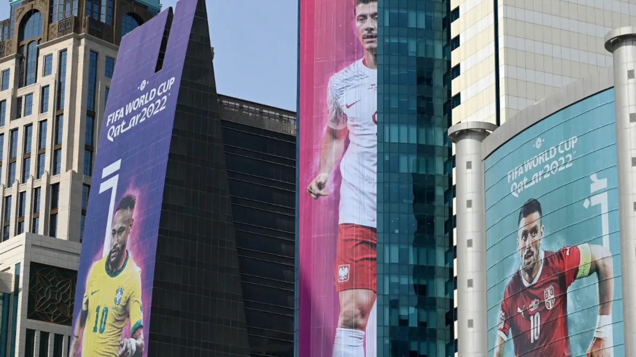 Jelang FIFA World Cup 2022, Wajah Neymar Hingga Messi Menghiasi Gedung-Gedung di Qatar