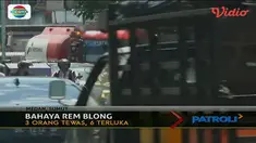 Sebuah truk pengangkut alat berat menabrak lima sepeda motor yang tengah berhenti.