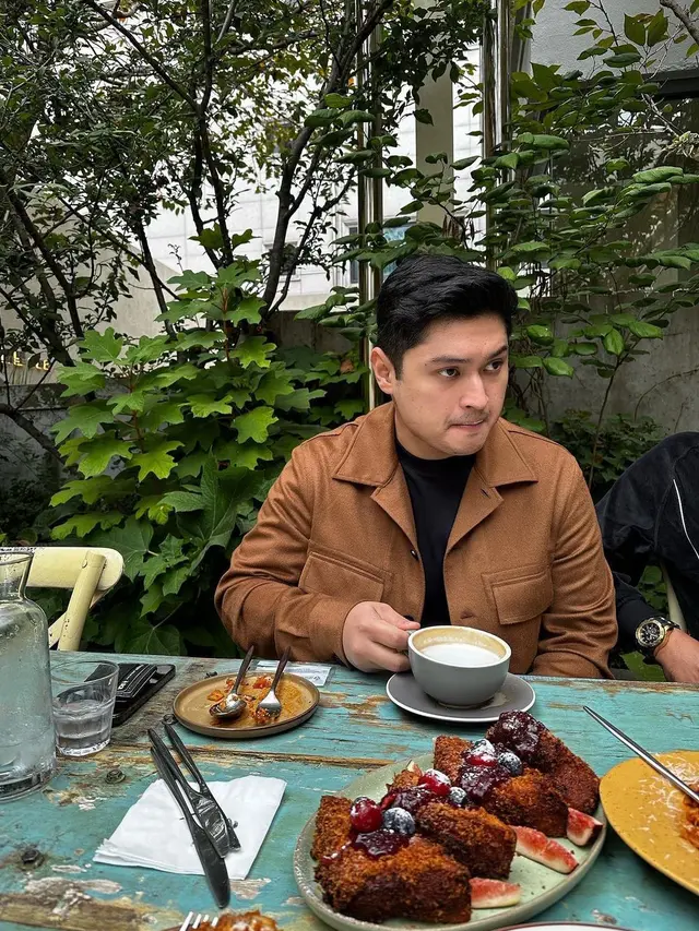 Potret Rizki Natakusumah calon suami Beby Tsabina (Sumber: Instagram/@riznatakusumah)