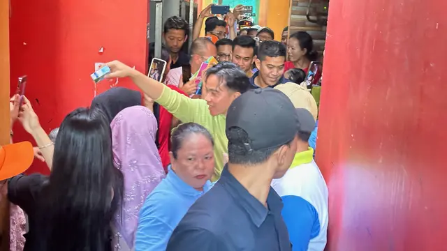 Wakil presiden terpilih Gibran Rakabuming Raka mengaku telah bertemu dengan presiden terpilih Prabowo Subianto yang baru saja menjalani operasi cedera kaki.