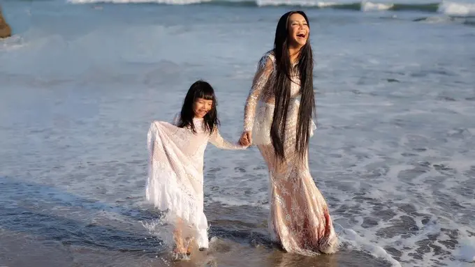 [Bintang] Denada dan Shakira Aurum