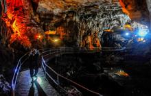 FOTO: Pesona Stalaktit dan Stalagmit Goa Lowo, Keajaiban Alam Trenggalek