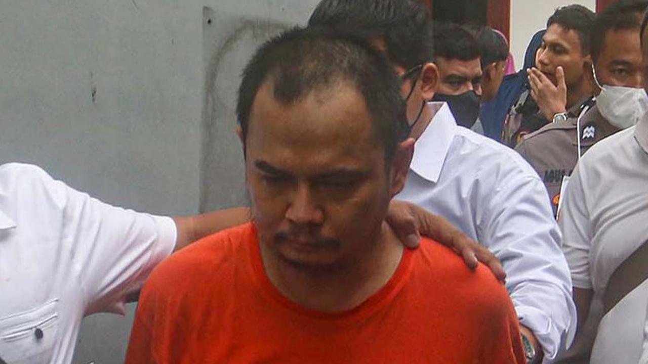 42 Adegan Rekonstruksi Diperagakan Ayah Pembunuh Empat Anak di Jagakarsa, Termasuk Benturkan Kepala Istri ke Tembok