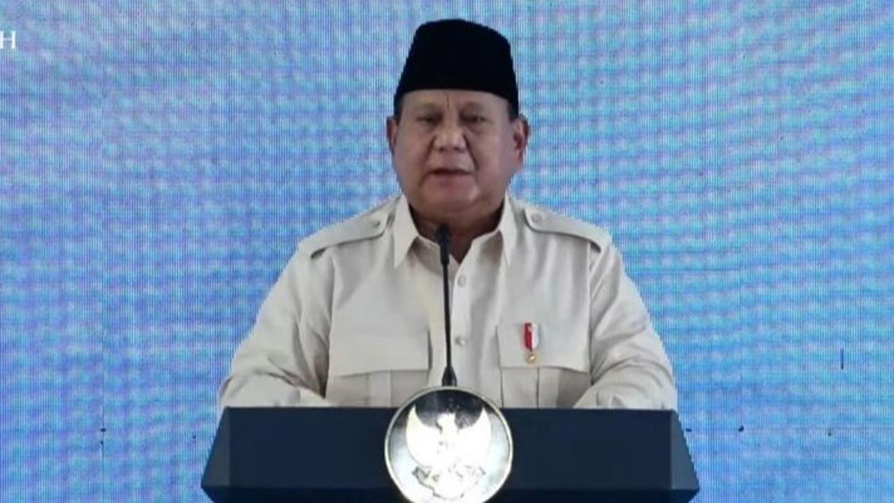 Prabowo Kembali Lambaikan Tangan Saat Ditanya Pengesahan RUU TNI