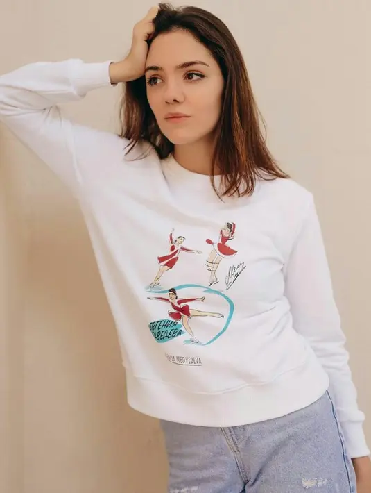 Perempuan kelahiran Moskow, Rusia ini juga terbilang aktif mengunggah kegiatannya di media sosial. (Instagram/jmedvedevaj).