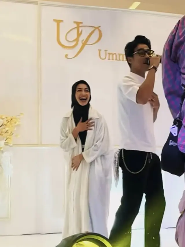 Gaya Santun Tapi Salting Sintya Marisca Kenakan Hijab di Launching Parfum Umi Pipik, Didoakan Berjodoh dengan Abidzar
