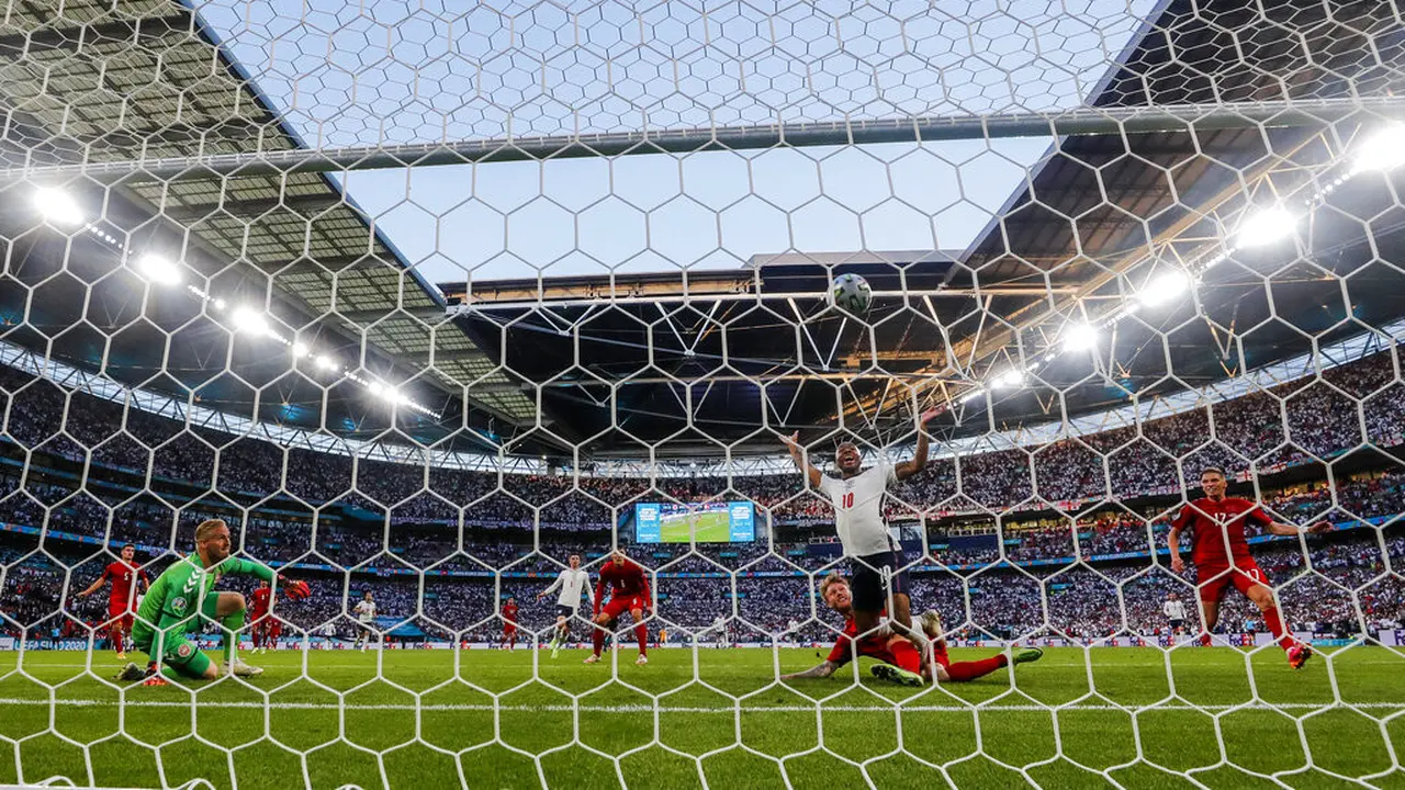 Inggris ke Final Euro 2020 Usai Taklukkan Denmark 2-1