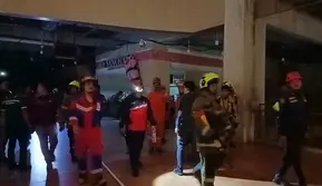 Dua Orang Sempat Terjebak Saat Mal Nipah Makassar Terbakar