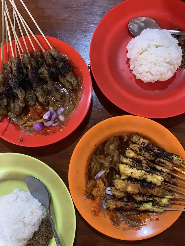 Rekomendasi Tempat Makan Dekat Stasiun Pasar Turi Surabaya