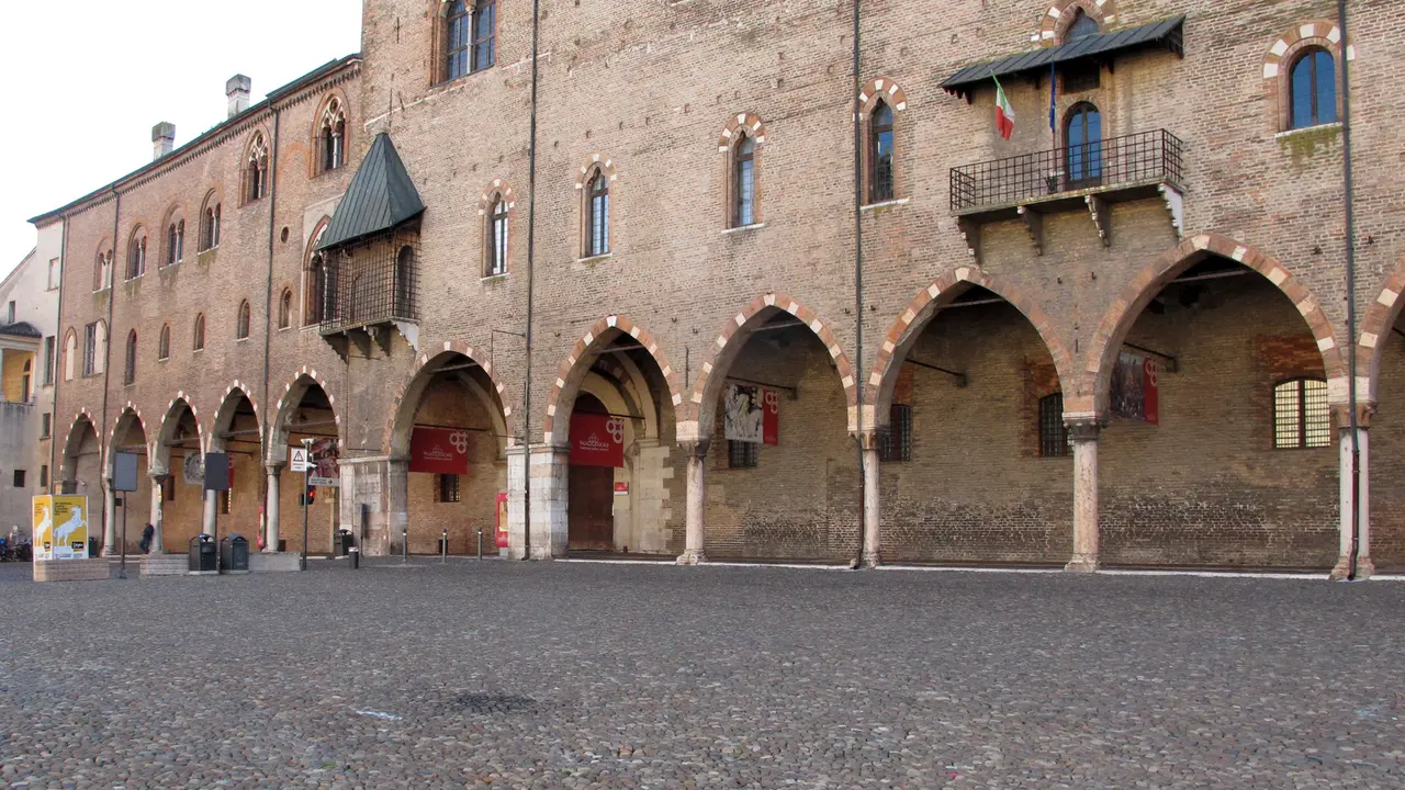 Italia Isolasi Warga Kota Lombardy