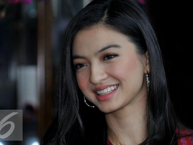 Raline Shah Dan Mike Lewis Pacaran Showbiz Liputan6 Com