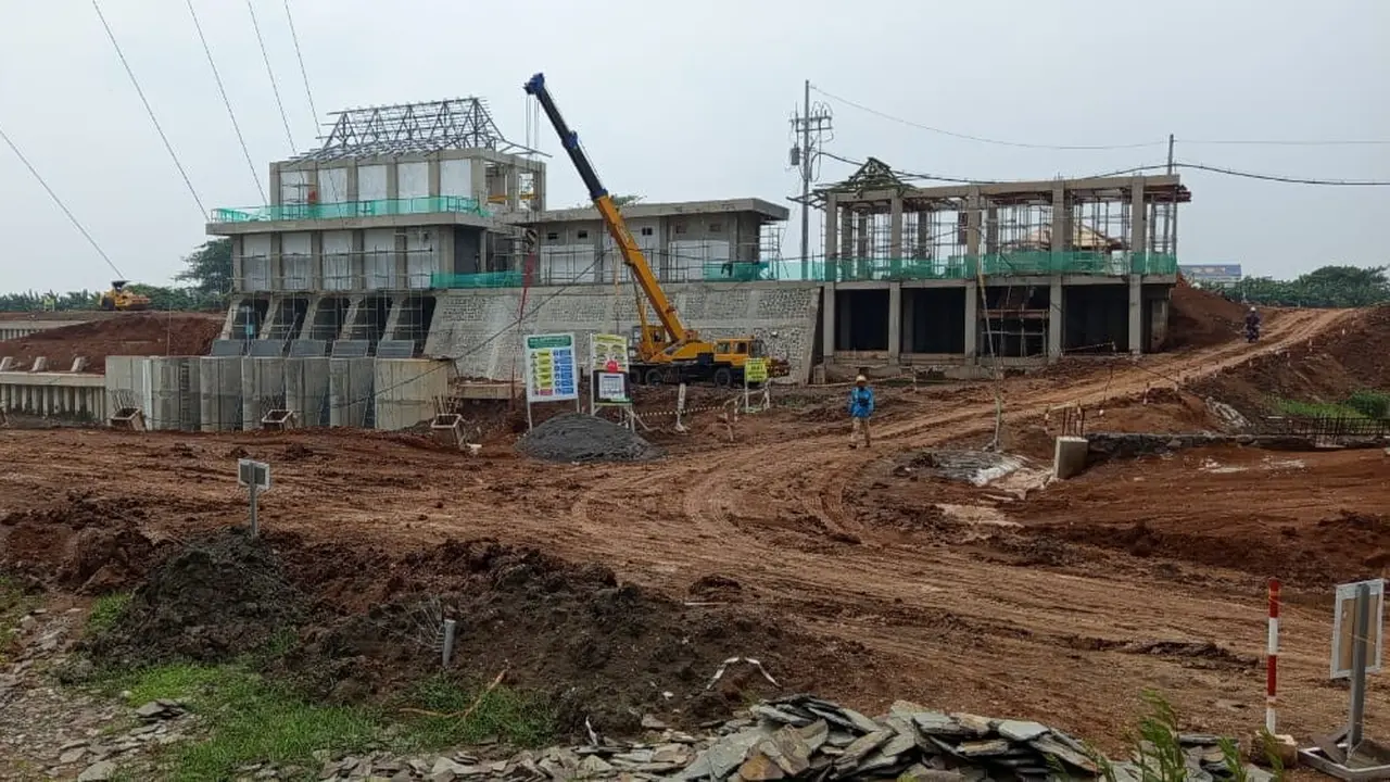 Kementerian PUPR menggelontorkan dana Rp 370 Miliar untuk pembangunan kolam retensi menanggulangi bencana banjir di Pantura Kudus. (Liputan6.com/Arief Pramono)