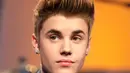 Di Juni 2012, Justin Bieber tampil berbeda dan terlihat dewasa dengan gaya rambut ini, ya! (Paul Drinkwater/NBC/Getty/USMagazine)