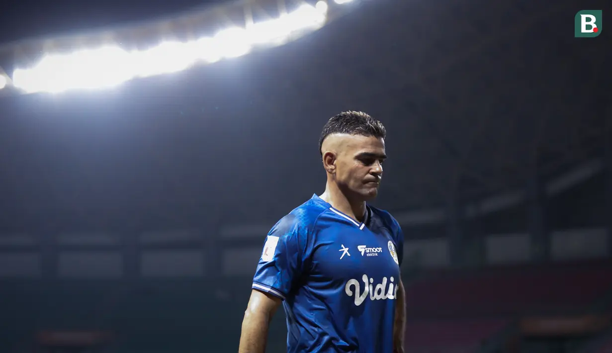 <p>Debut Cristian Gonzales di Liga 2 musim 2022/2023 bersama PSIM Yogyakarta harus berakhir pahit. (Bola.com/Bagaskara Lazuardi)</p>