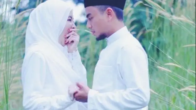 7 Potret Prewedding Absurd Ini Bukannya Romantis, Malah Bikin Tepuk Jidat