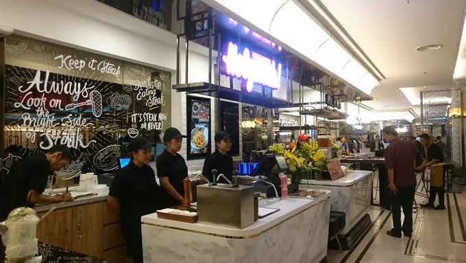 Kuliner dengan Suasana Bintang Lima