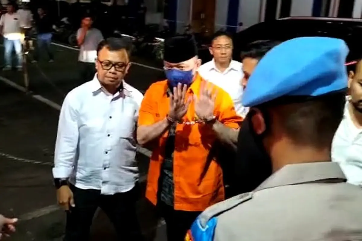 Penampakan Irjen Teddy Minahasa saat dijebloskan ke Rutan Polda Metro Jaya