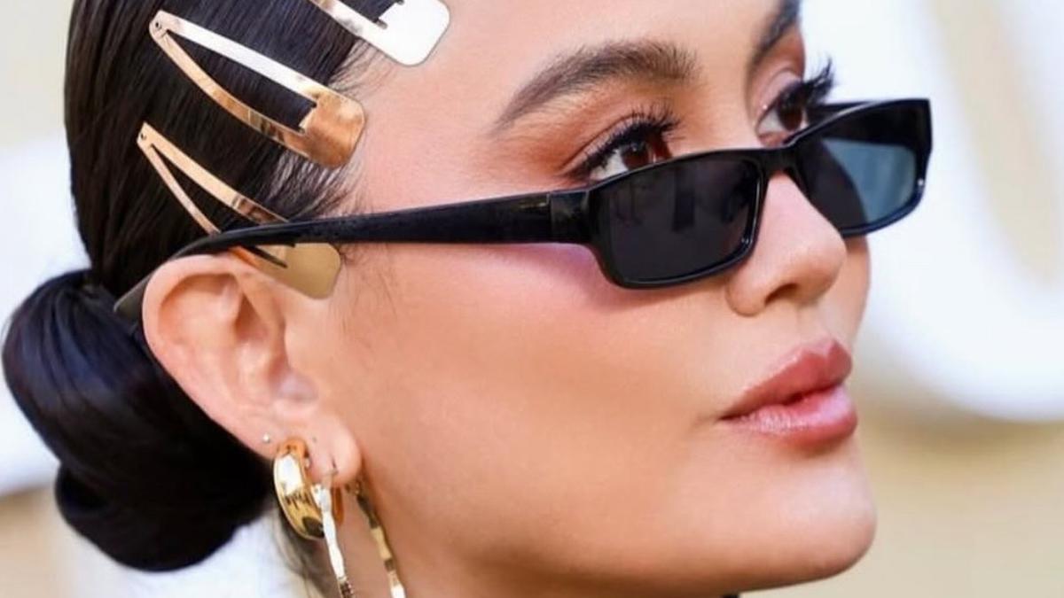 Gaya Rambut Agnez Mo di Gold Gala Curi Perhatian, Pakai Snap Hair Clip Silver ala Tren Y2K