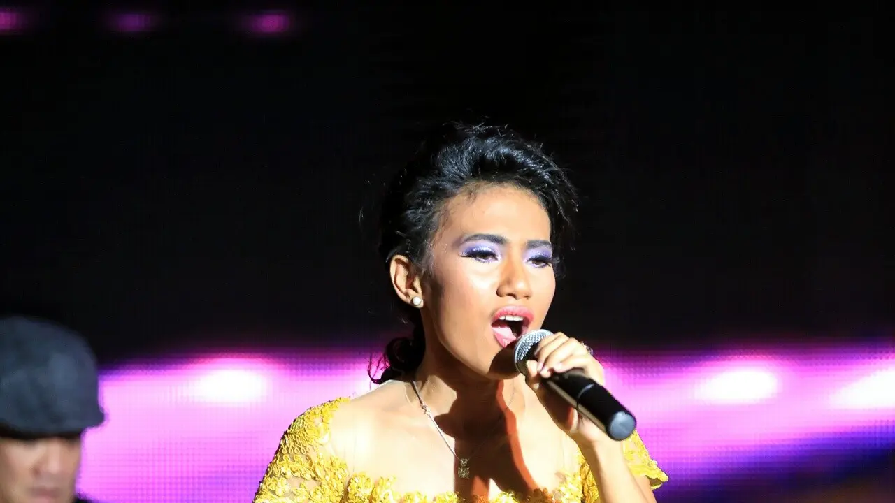 [Bintang] Konser Esal Revano dan Meivin Malelak