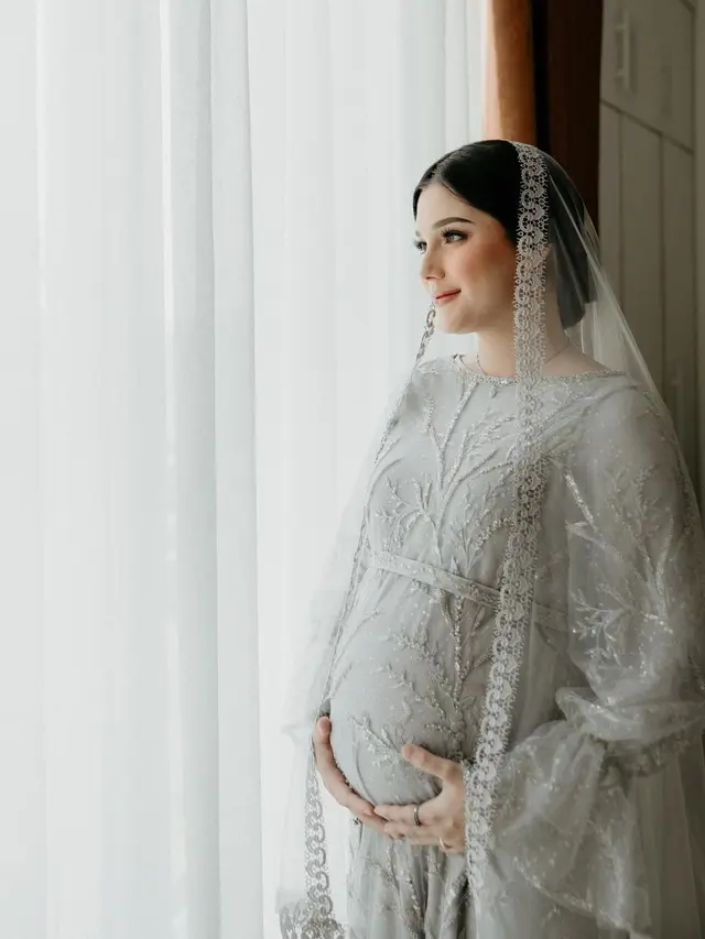 Potret Yasmine Ow Istri Aditya Zoni saat Hamil Besar