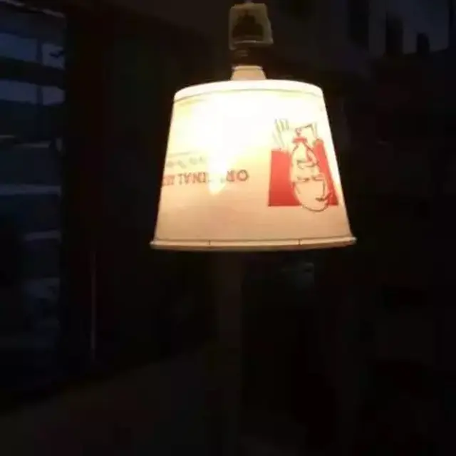 6 Potret Lampu Tidur Nyeleneh Ini Bikin Senyum Tipis, Ada Saja Kreasinya