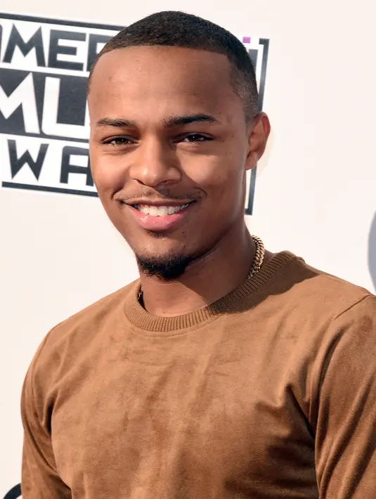 Bow Wow pernah digosipkan berkencan dengan seorang waria yang sudah berganti kelamin bernama Nadia Milan. Seorang sahabat mengatakan, bahwa dulunya mantan rapper cilik itu sudah mengetahui jika dulunya Nadia merupakan pria tulen. (AFP Photo)