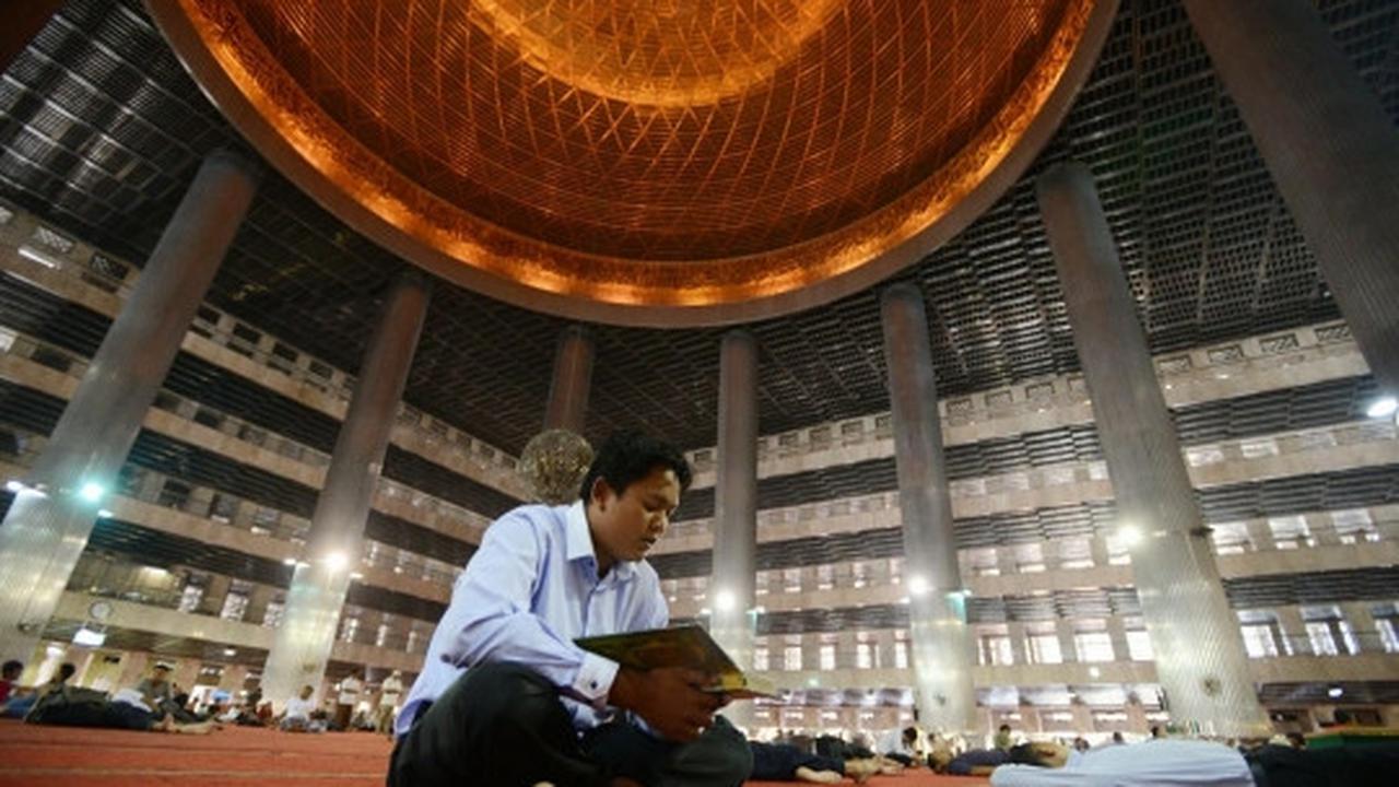 Bertadarus mengisi puasa Ramadan di Masjid Istiqlal