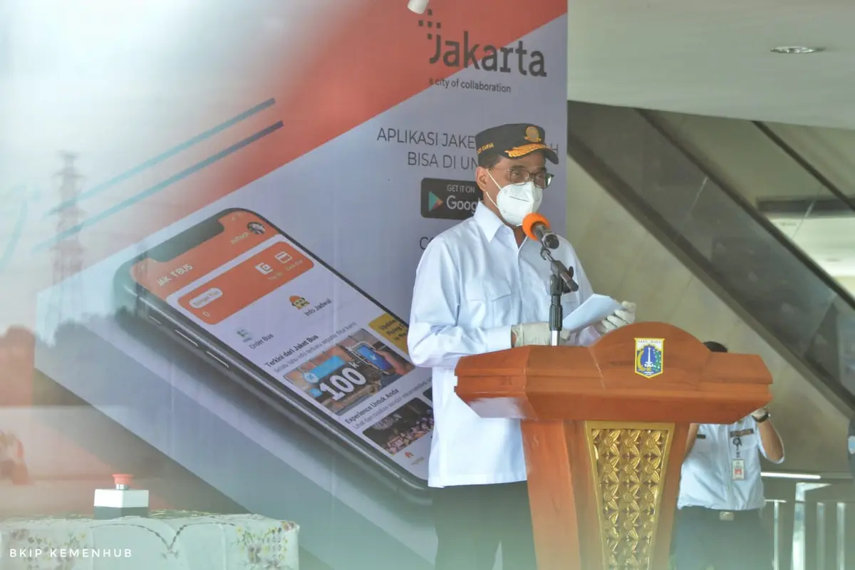 Menhub  Budi Karya Sumadi meresmikan Sistem Tiket Secara Elektronik Online Jaketbus di Terminal Terpadu A Pulo Gebang